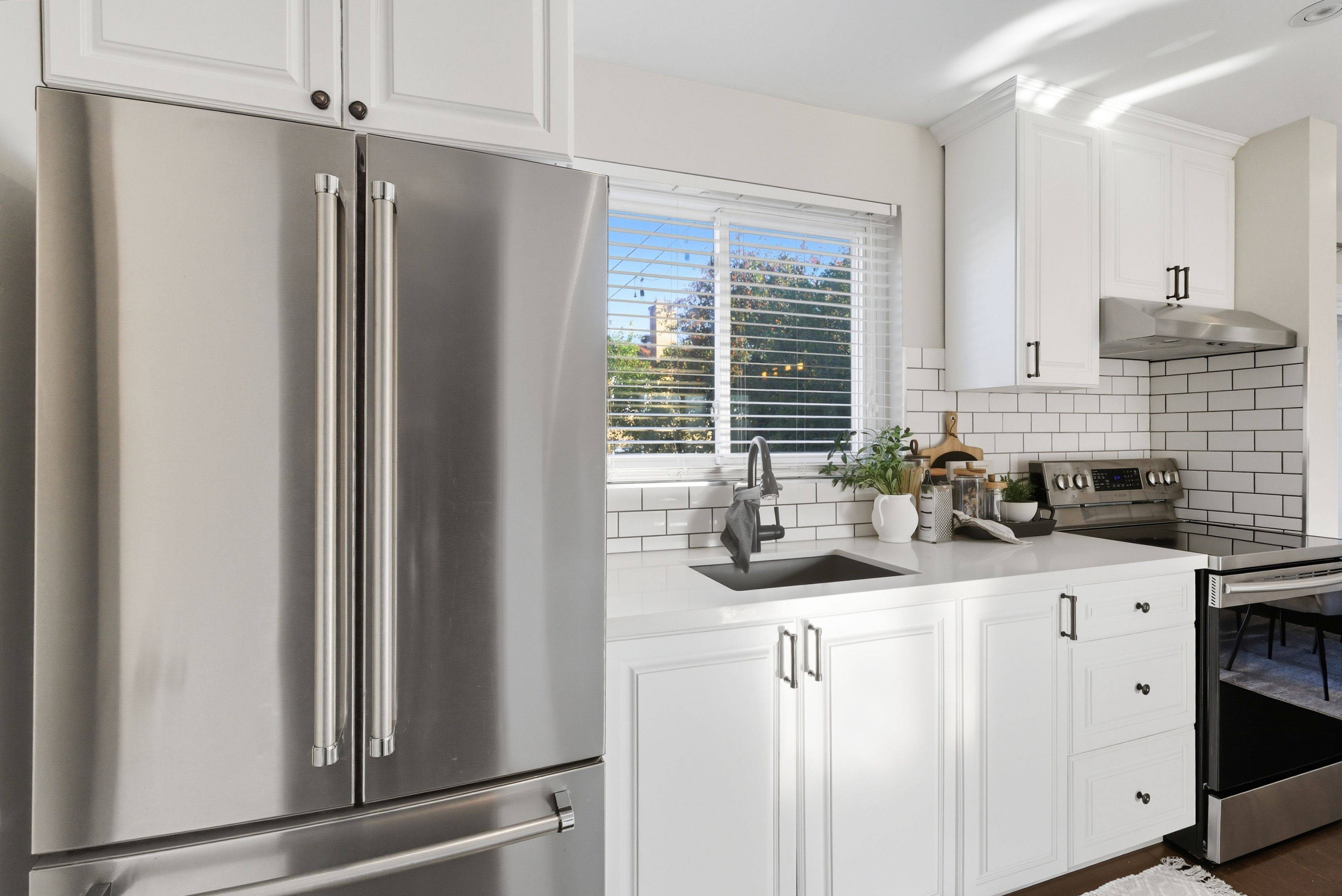 Toronto E10, ON M1E 2C1,22 Athenia CT