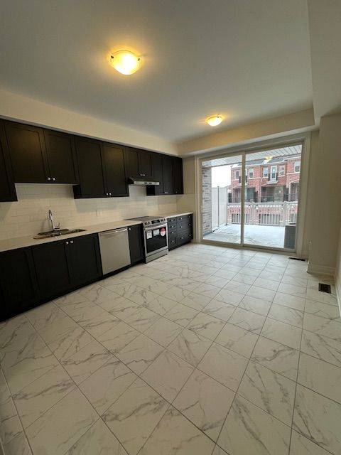 Pickering, ON L1X 0R6,2928 Whites RD