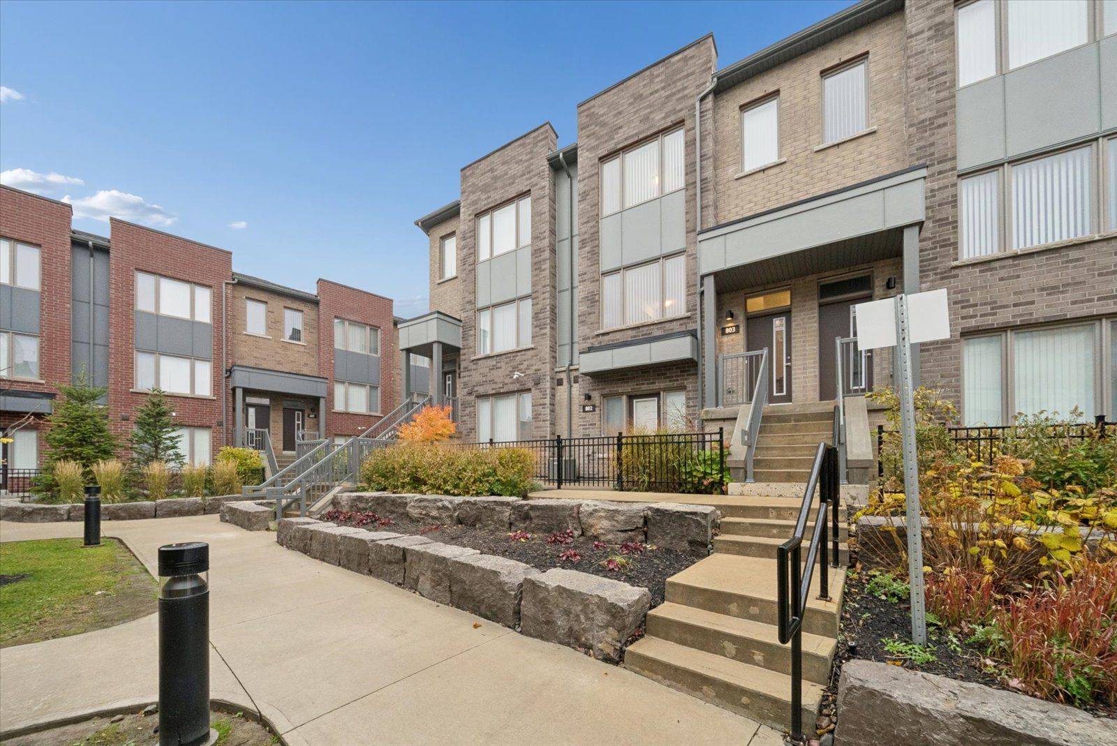 Pickering, ON L1V 0E9,1525 Kingston RD #803