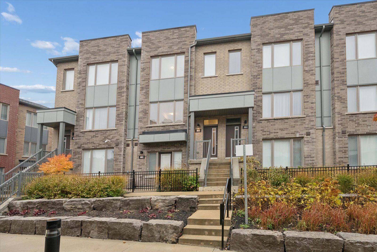 Pickering, ON L1V 0E9,1525 Kingston RD #803