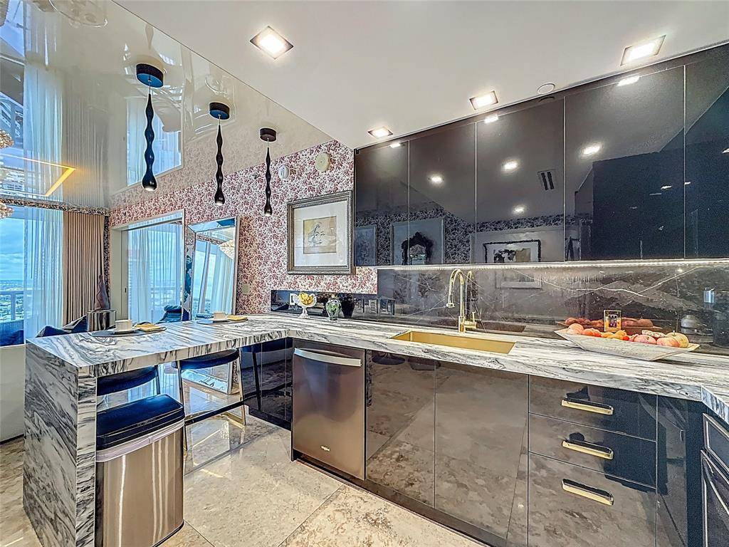 Hallandale Beach, FL 33009,1800 S Ocean Dr #2709