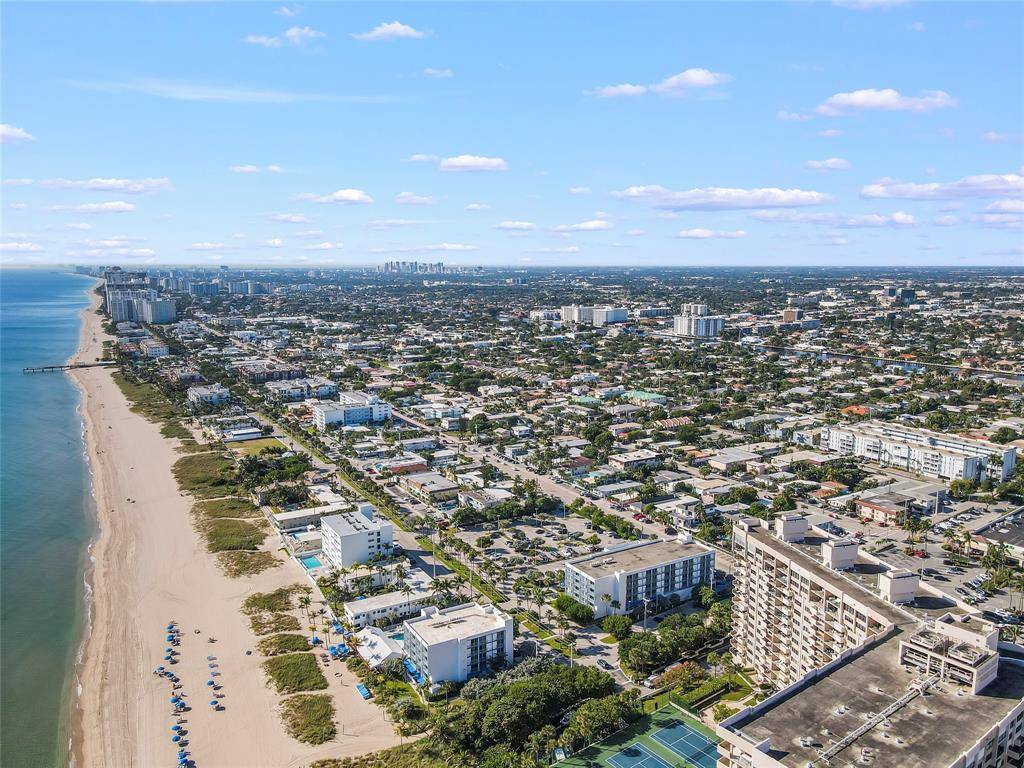 Lauderdale By The Sea, FL 33308,4629 Poinciana St #506