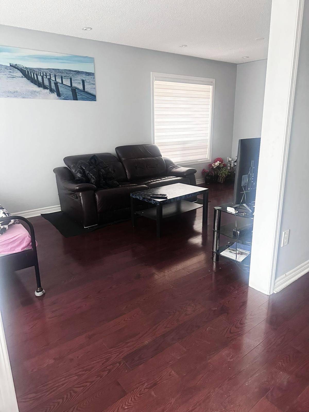 Brampton, ON L6S 0A4,33 Triple Crown DR