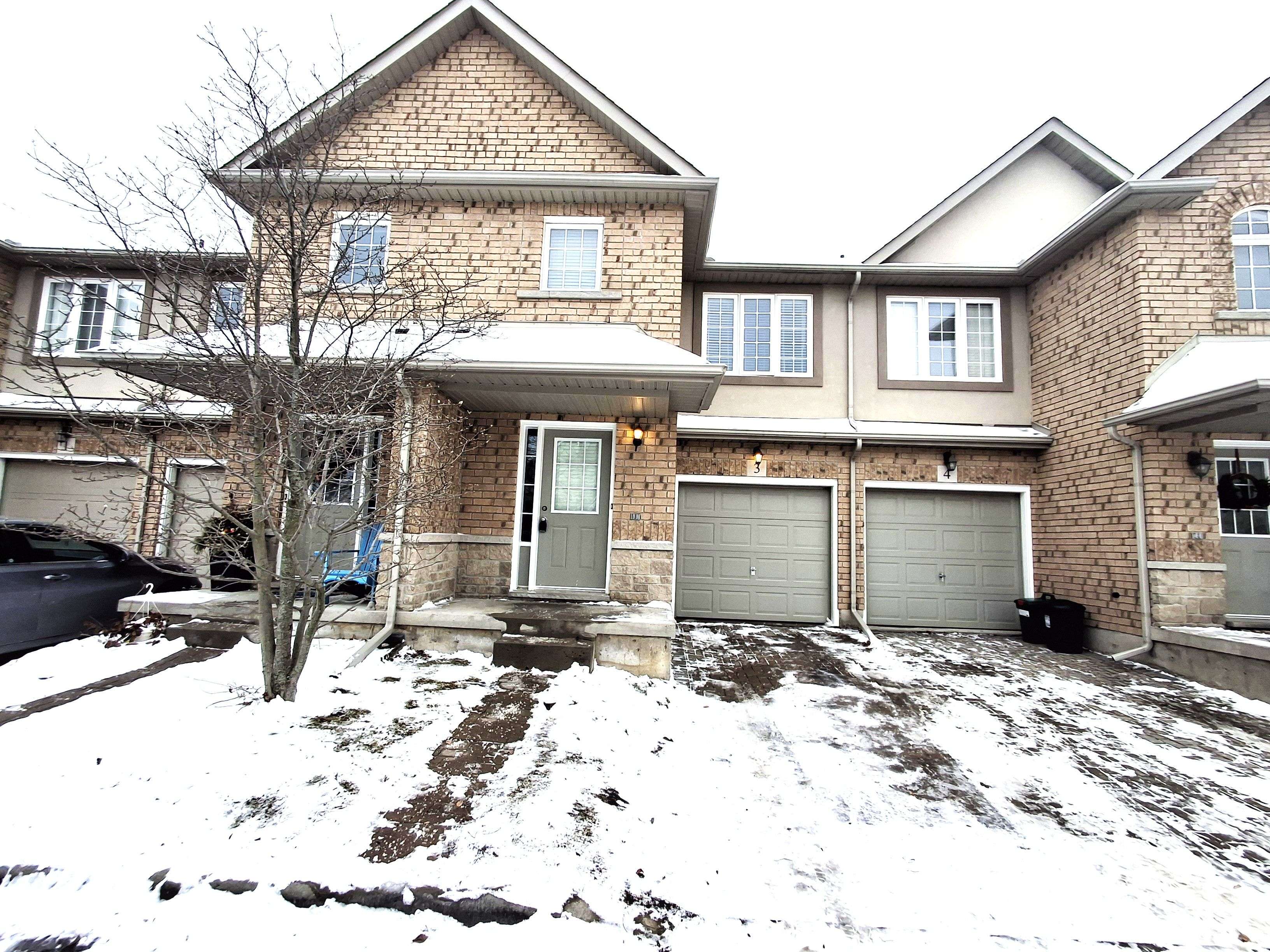 Hamilton, ON L8W 1E7,1540 Upper Gage AVE #3