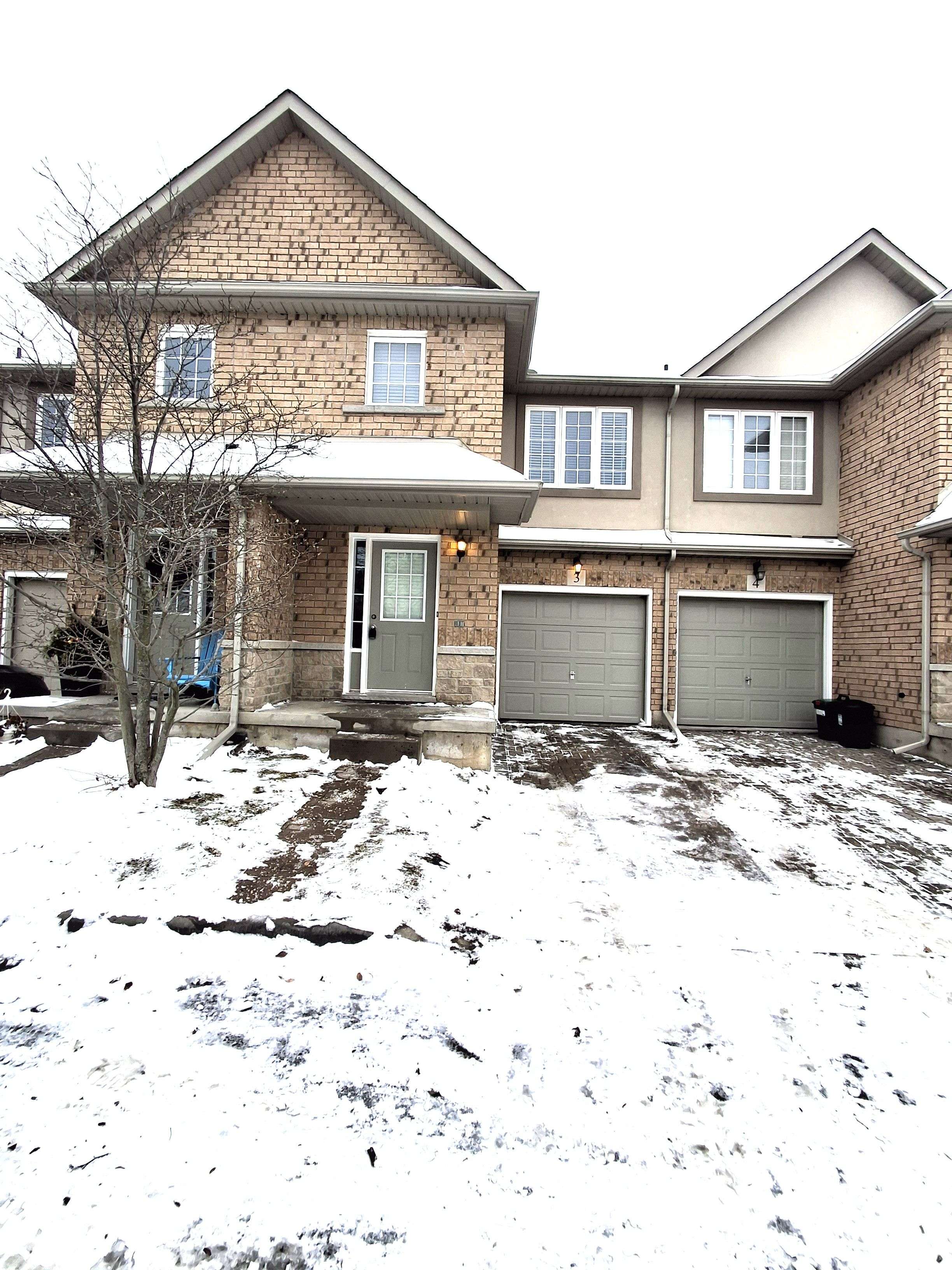 Hamilton, ON L8W 1E7,1540 Upper Gage AVE #3