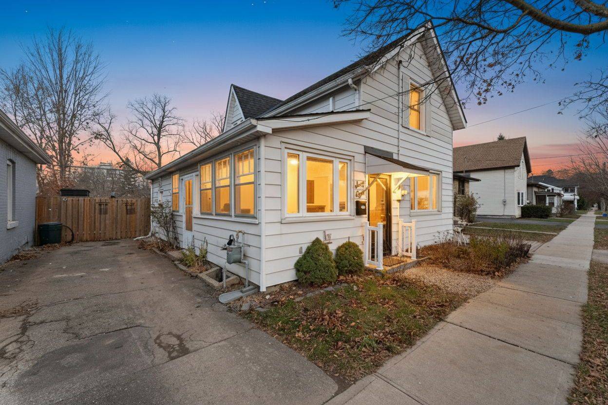 Brantford, ON N3T 2B1,68 Oak ST