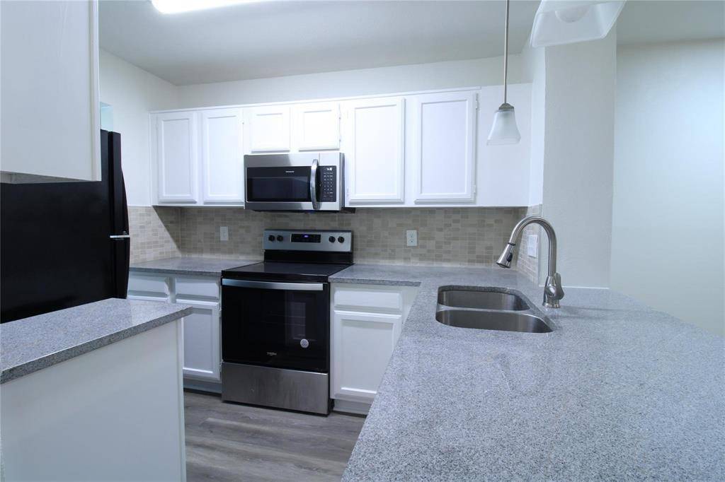 Garland, TX 75040,605 Carriagehouse Lane #B2