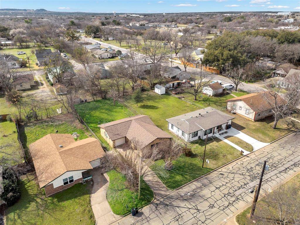 Granbury, TX 76048,907 W Bridge