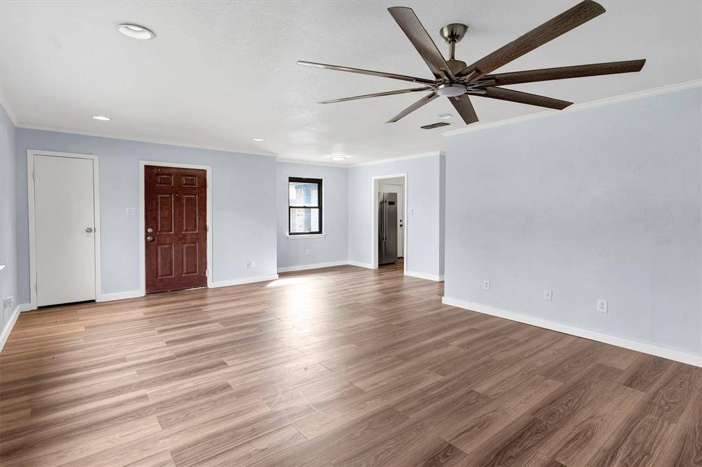 Granbury, TX 76048,907 W Bridge