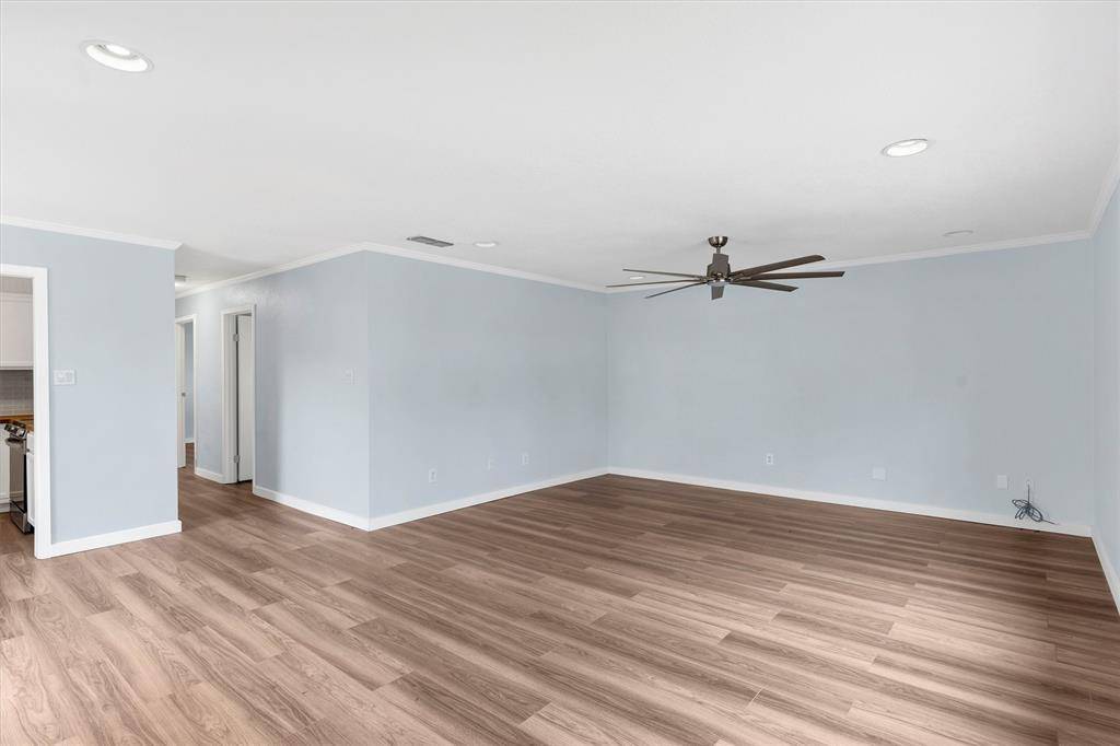 Granbury, TX 76048,907 W Bridge