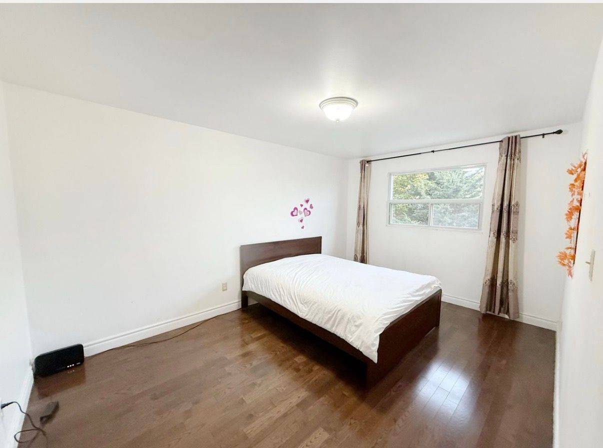 Toronto E05, ON M1W 3B5,101 Crayford DR