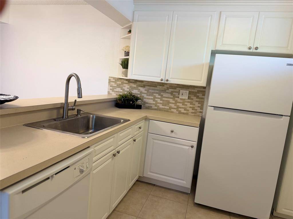 Boca Raton, FL 33433,8183 Severn Dr #A