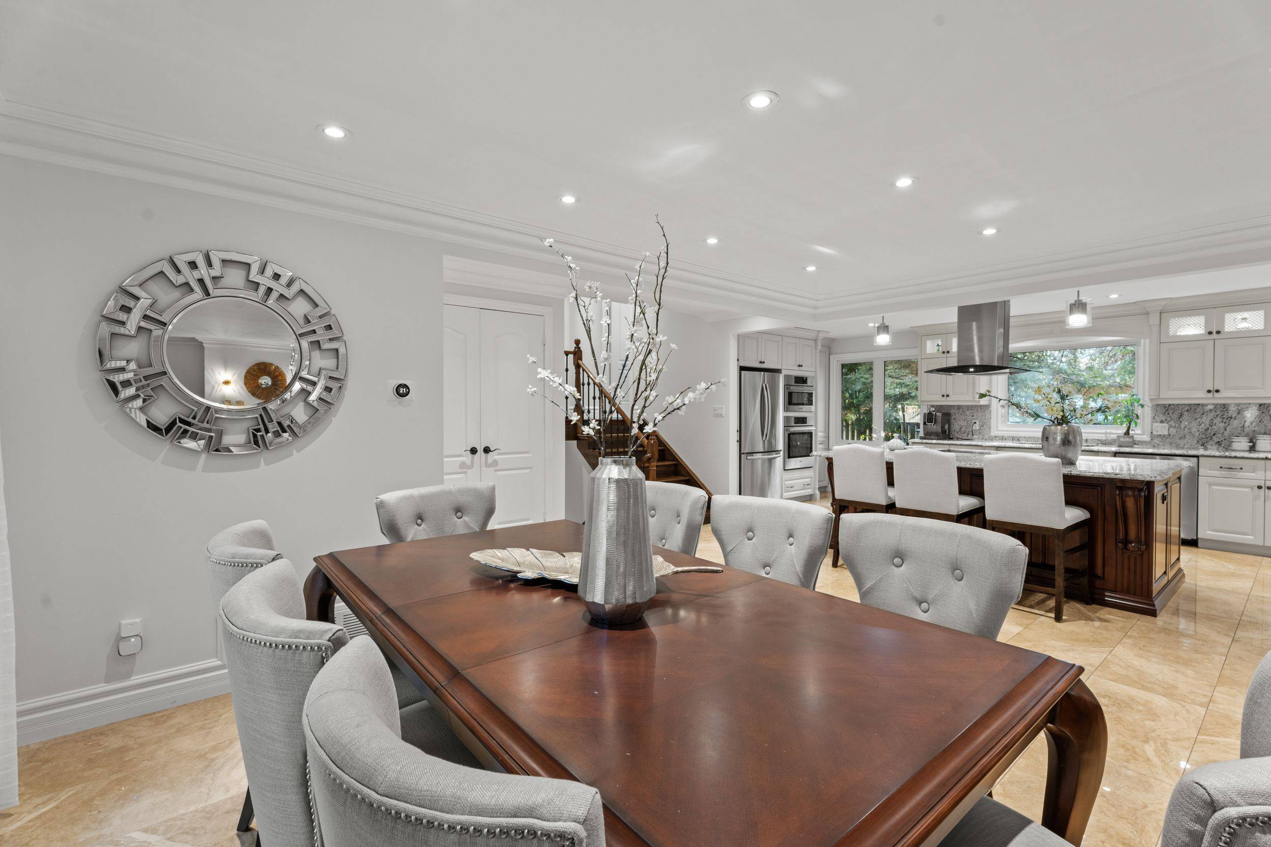 Oakville, ON L6K 2V2,130 Tavistock SQ