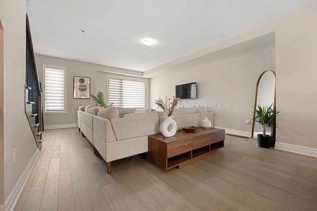 Oakville, ON L6H 4K5,3033 John McKay BLVD