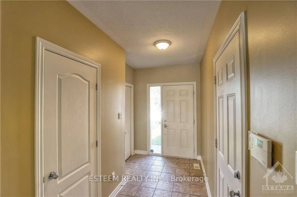 Blossom Park - Airport And Area, ON K1V 0Y7,311 RIVERSEDGE CRES