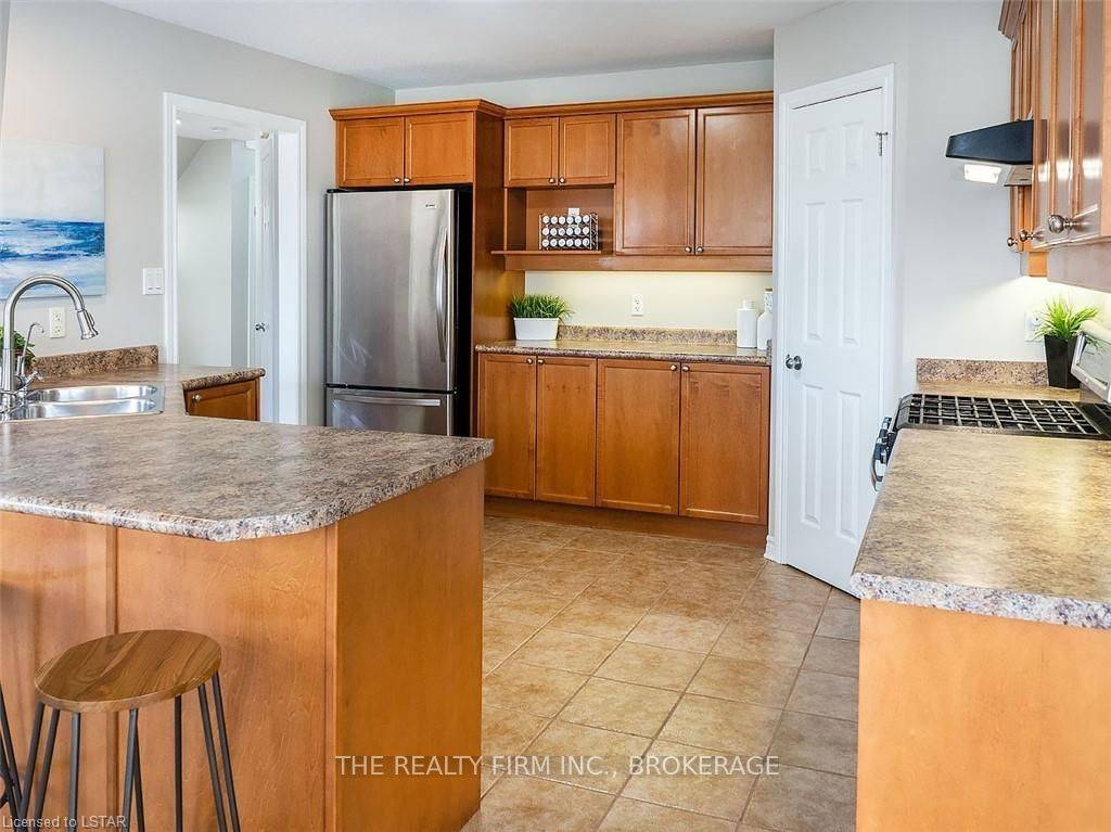 London South, ON N6M 1M1,689 North Leaksdale CIR W