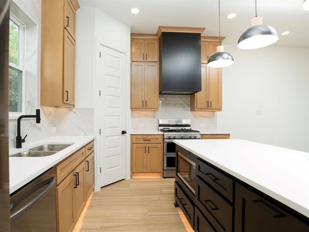 Dallas, TX 75236,5851 & 5849 Millar Drive