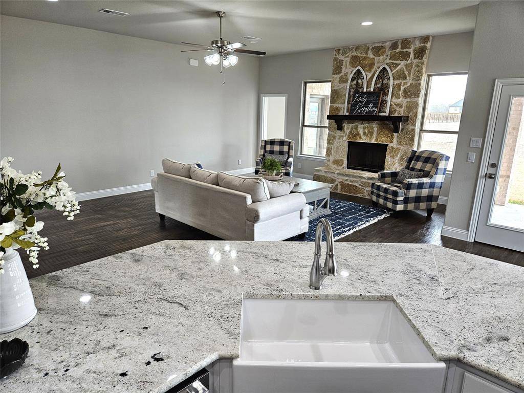 Van Alstyne, TX 75495,241 Blythe Road