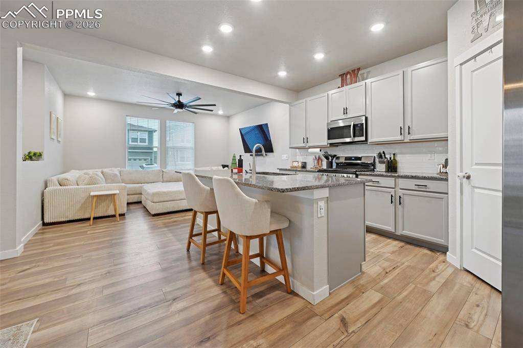 Colorado Springs, CO 80925,5185 Roundhouse DR