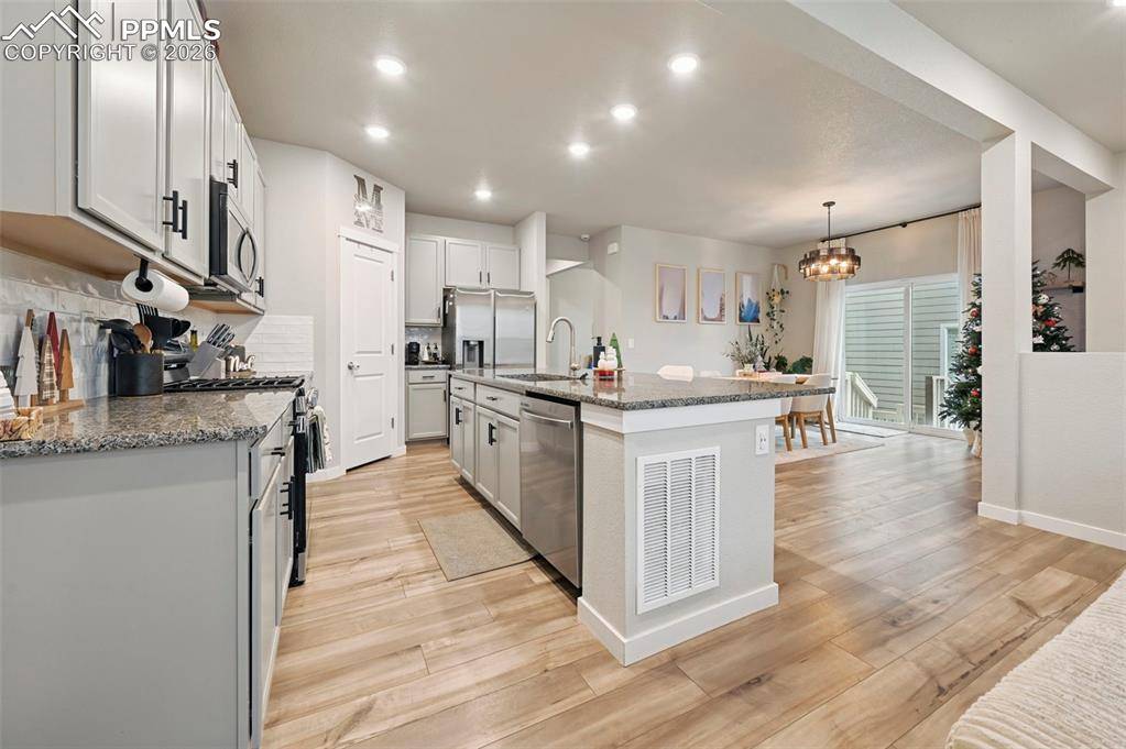 Colorado Springs, CO 80925,5185 Roundhouse DR