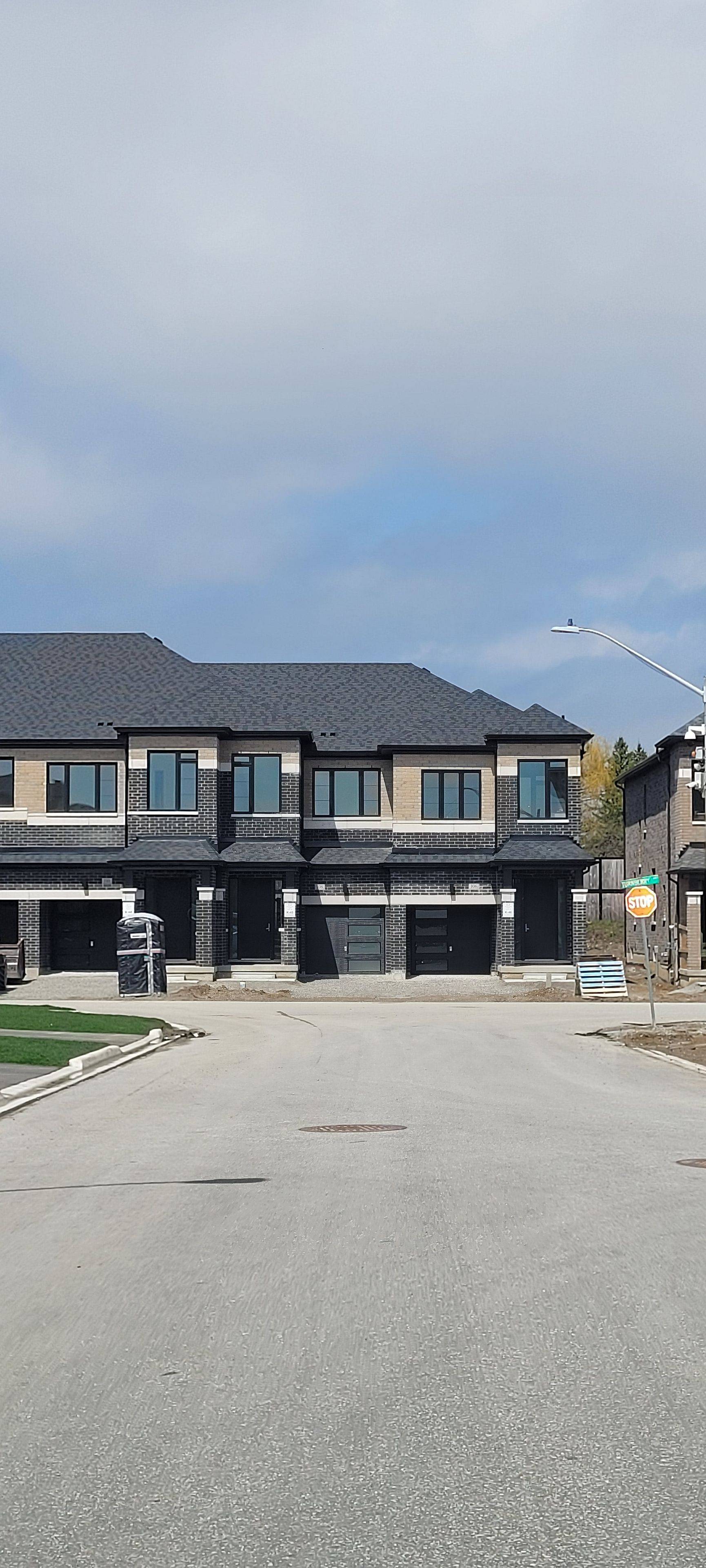 Barrie, ON L9J 0M3,108 Turnberry LN