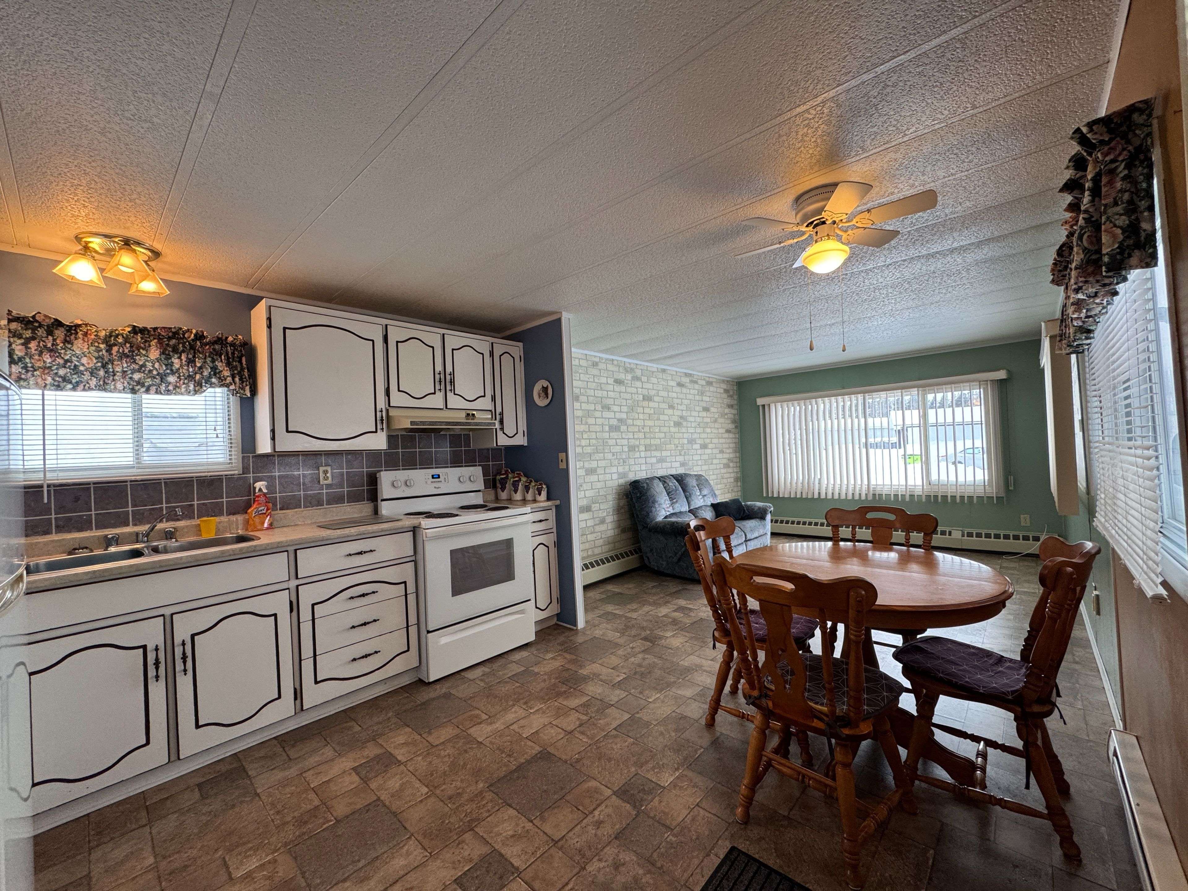 Timmins, ON P4N 7C2,285 Evelyn CRES