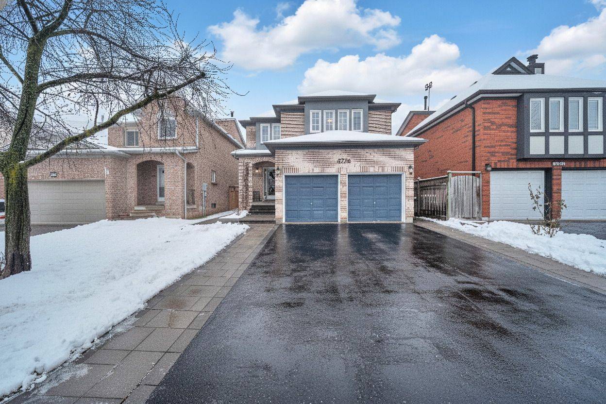 Mississauga, ON L5M 5L3,5776 Bell Harbour DR #Basement