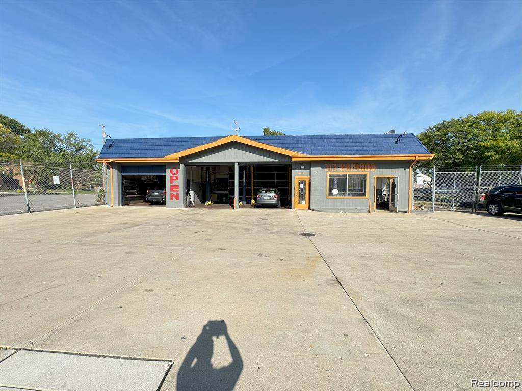 Detroit, MI 48224,16025 E WARREN AVE