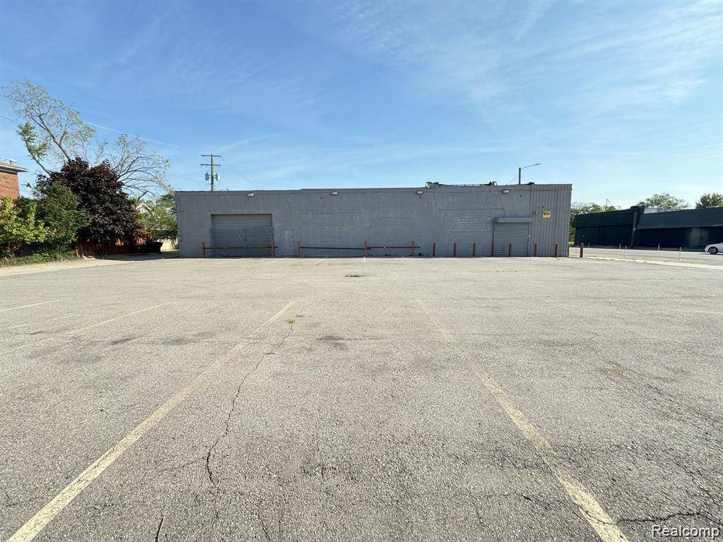 Detroit, MI 48224,15515 E WARREN AVE