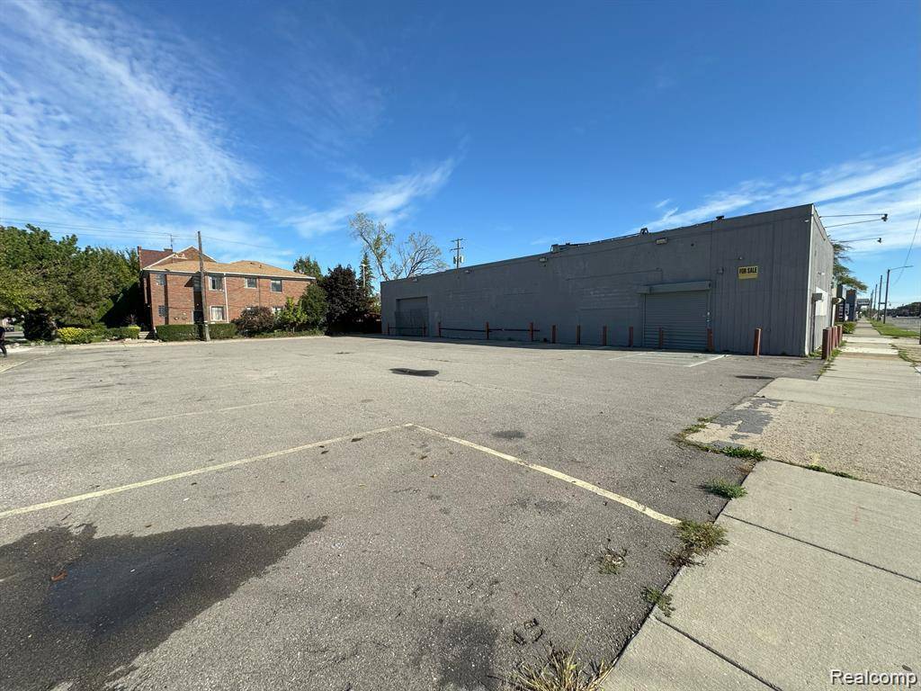 Detroit, MI 48224,15515 E WARREN AVE