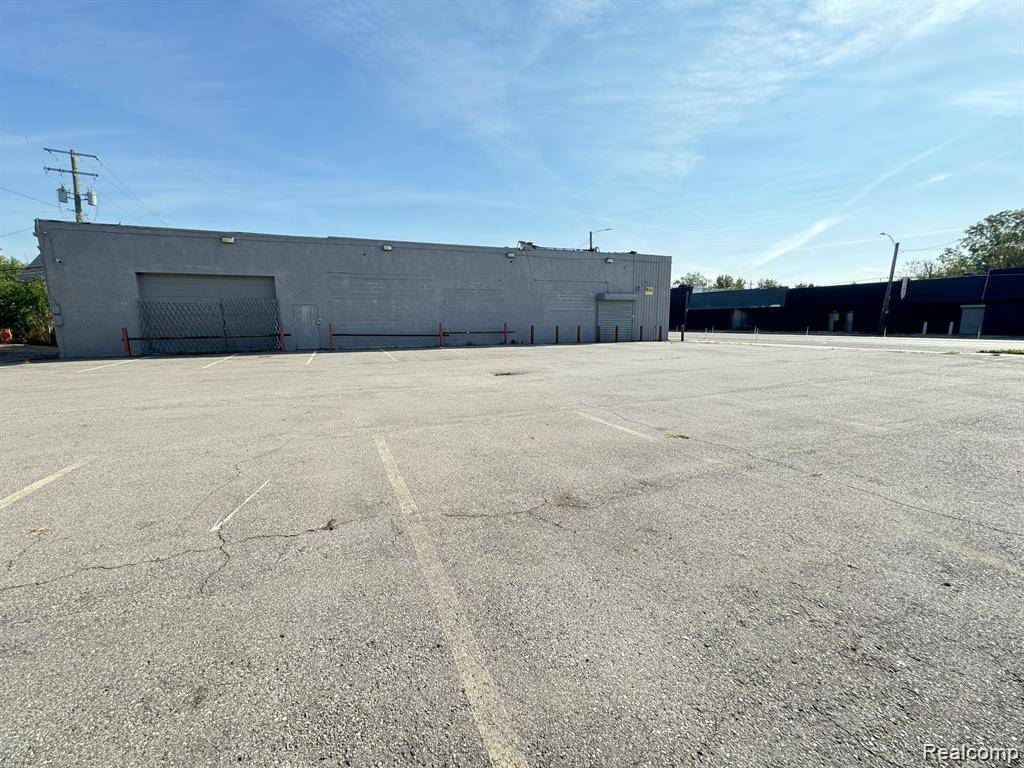 Detroit, MI 48224,15515 E WARREN AVE