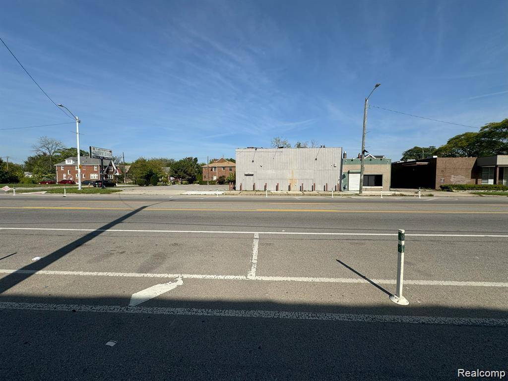 Detroit, MI 48224,15515 E WARREN AVE