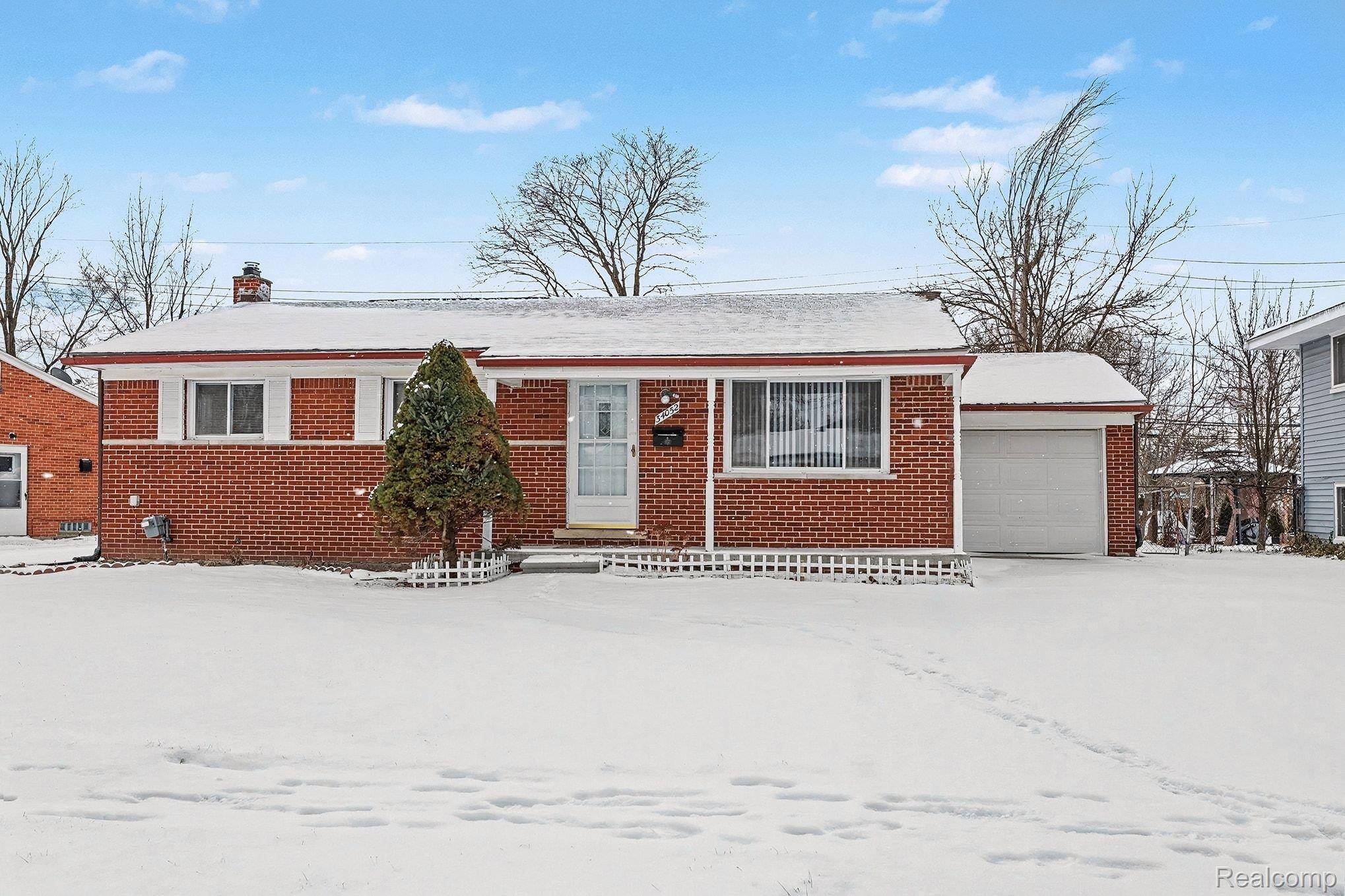 Sterling Heights, MI 48310,34052 Viceroy DR