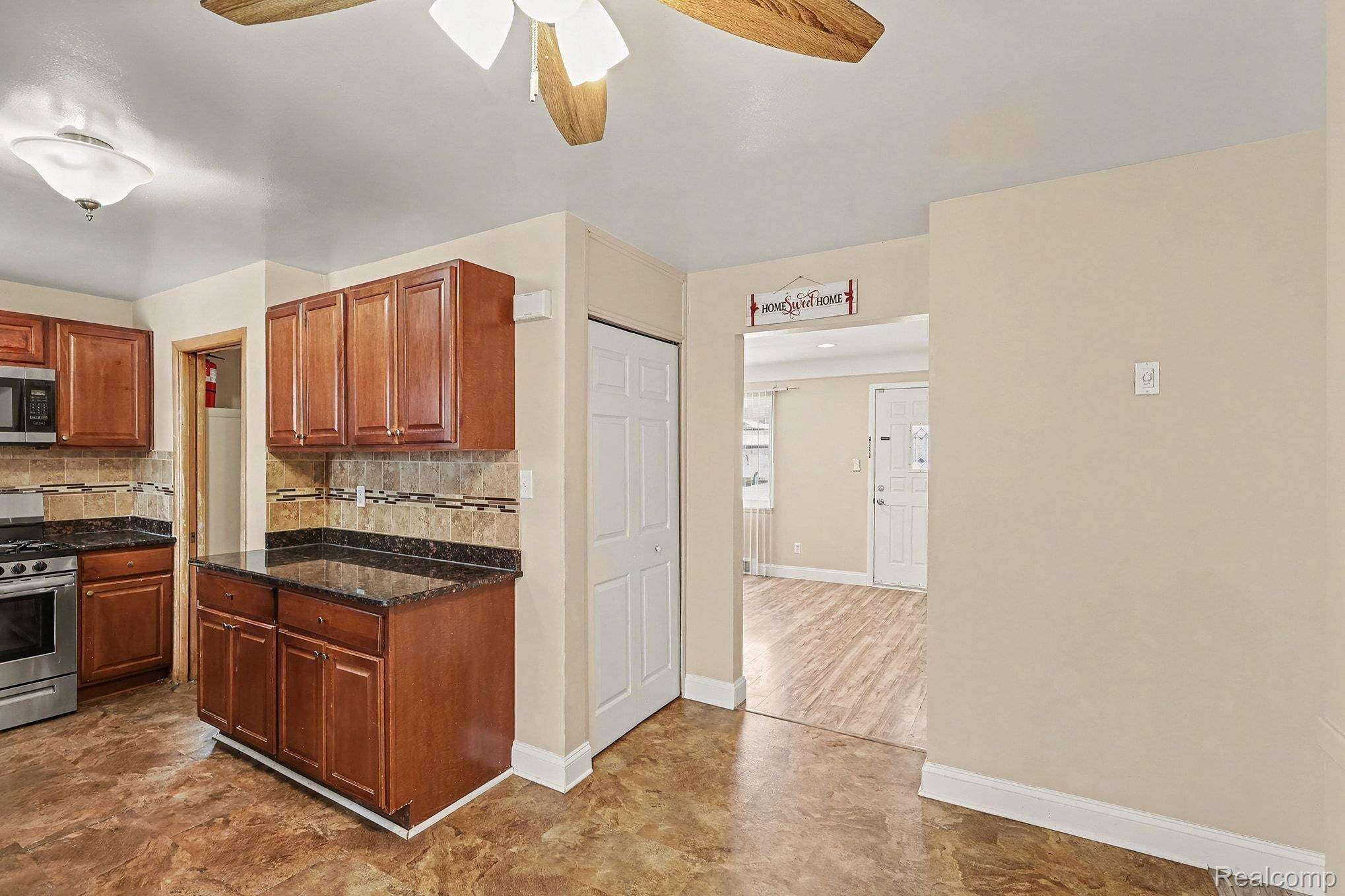 Sterling Heights, MI 48310,34052 Viceroy DR