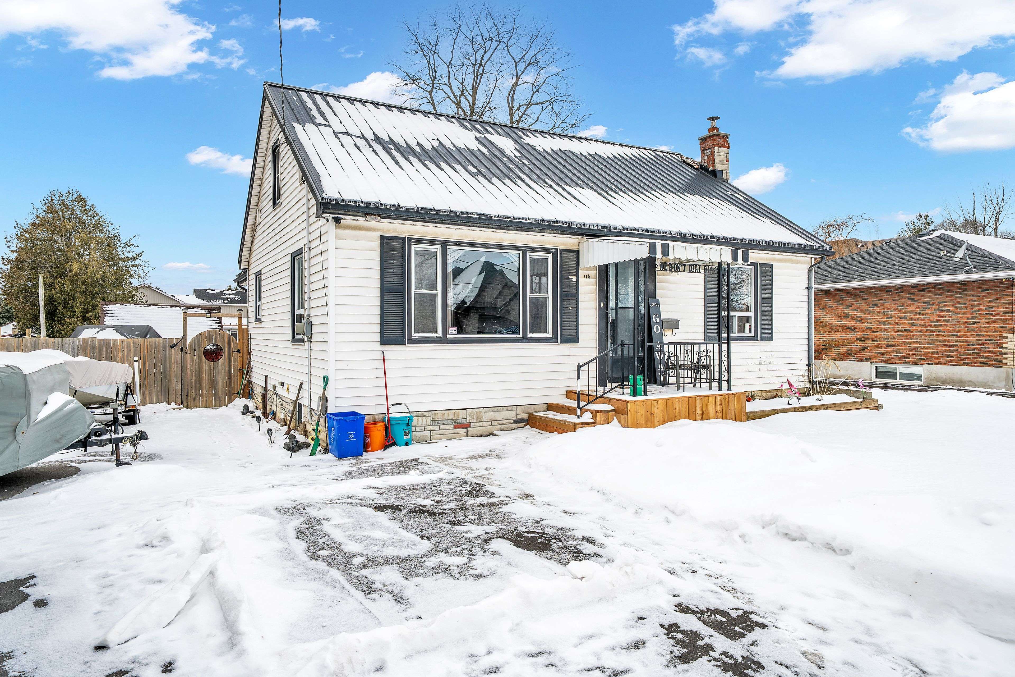 Clarington, ON L1C 2W2,116 Duke ST