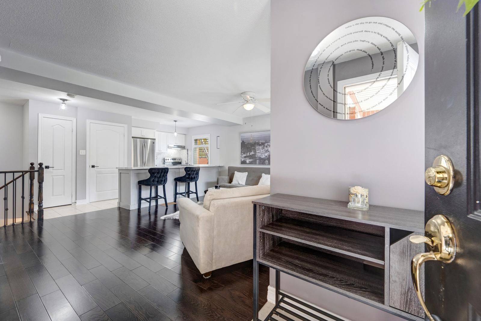 Mississauga, ON L5M 0P7,3250 Bentley DR #11