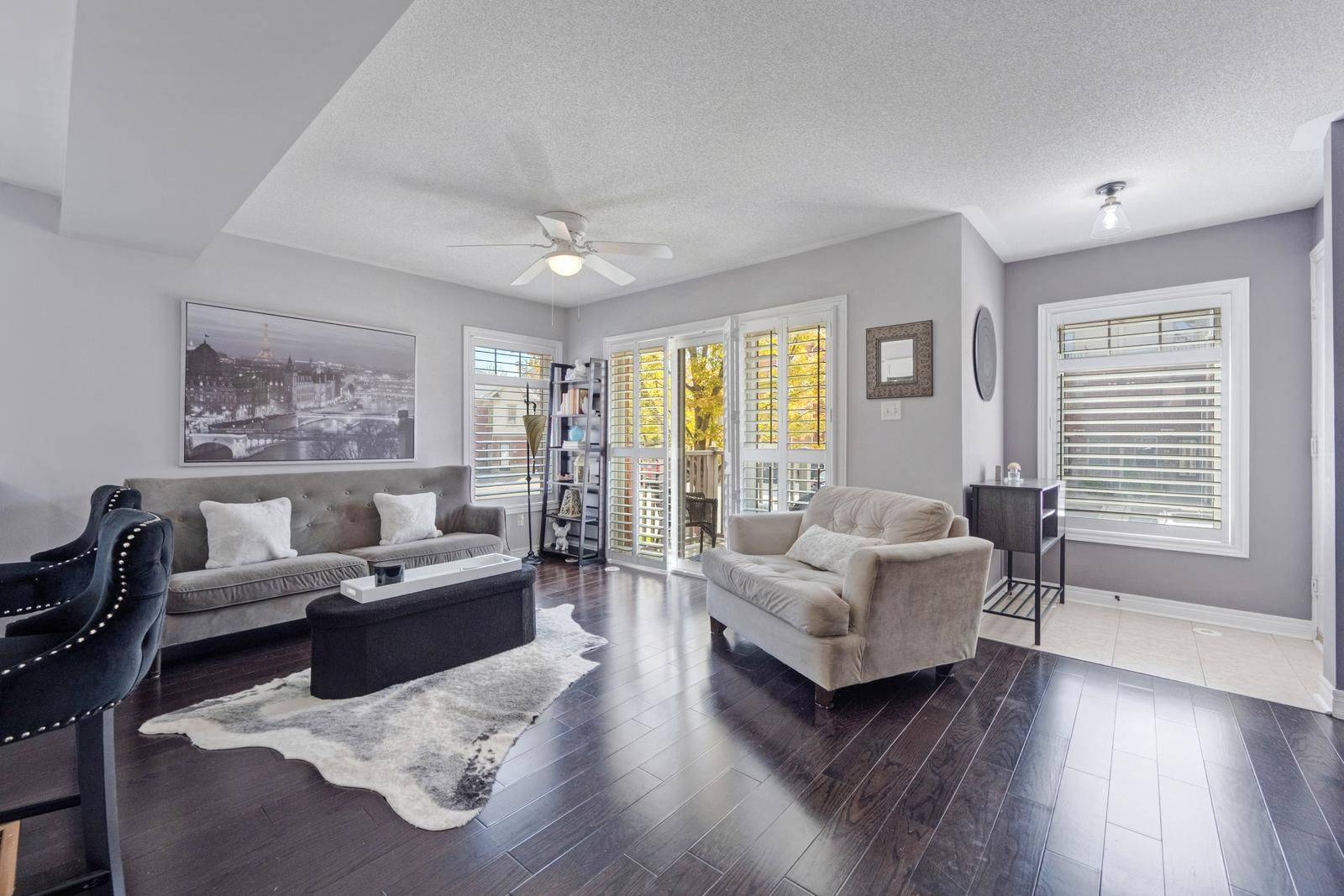 Mississauga, ON L5M 0P7,3250 Bentley DR #11