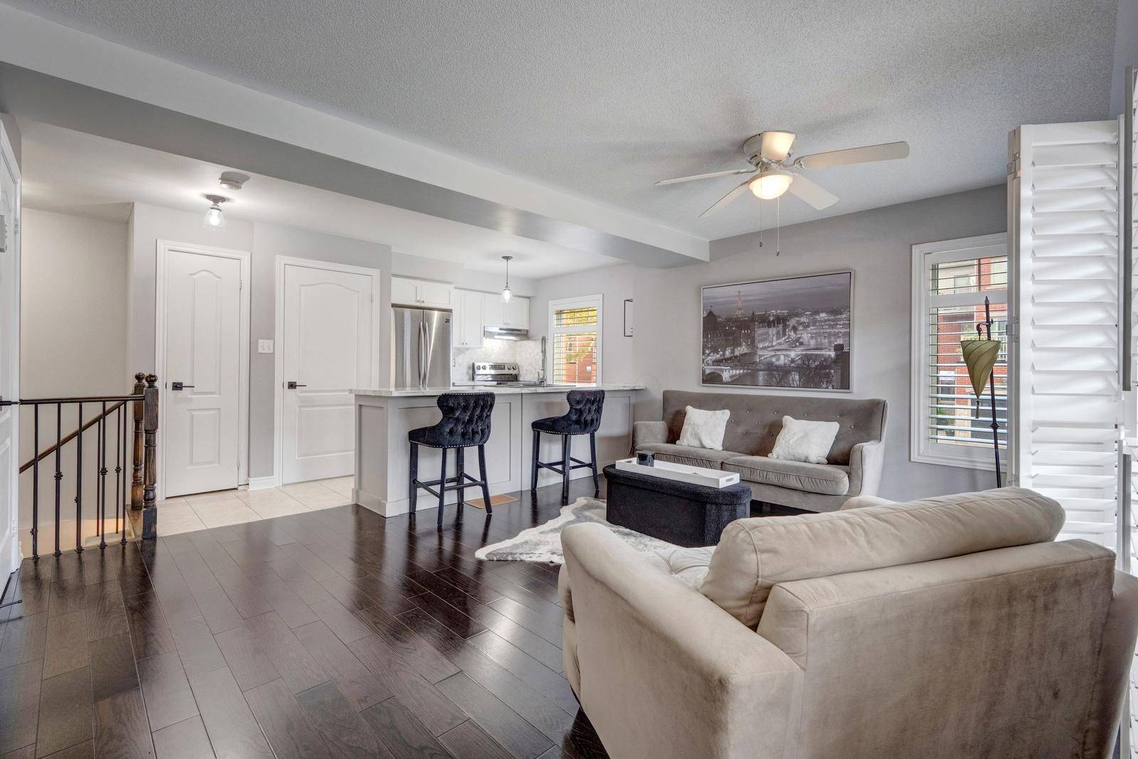 Mississauga, ON L5M 0P7,3250 Bentley DR #11