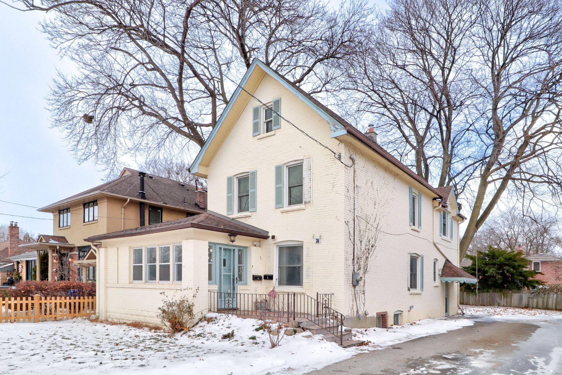 Toronto W07, ON M8Z 2P8,74 Norseman ST