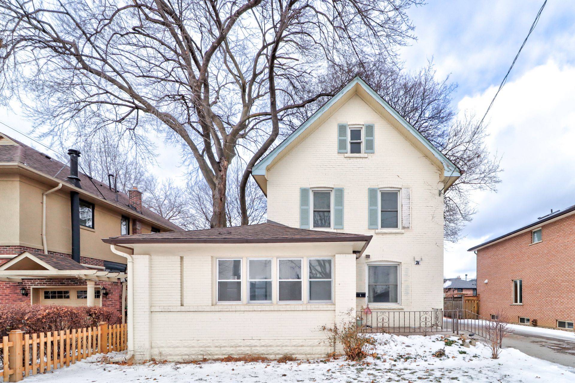 Toronto W07, ON M8Z 2P8,74 Norseman ST