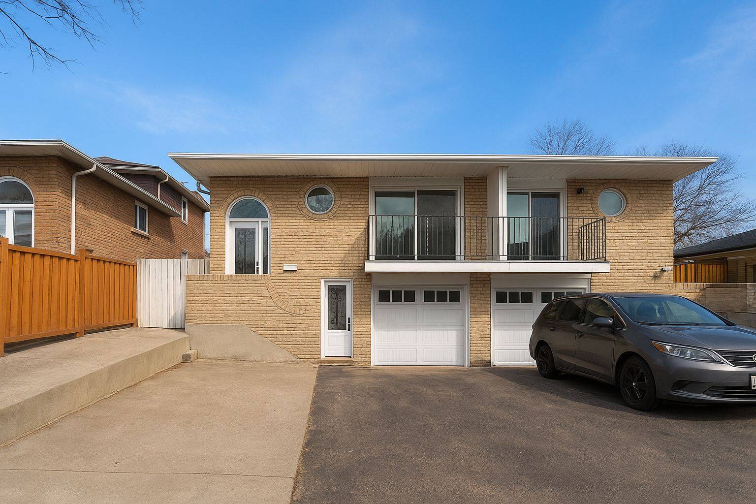 Brampton, ON L6V 2W1,25 Abell DR