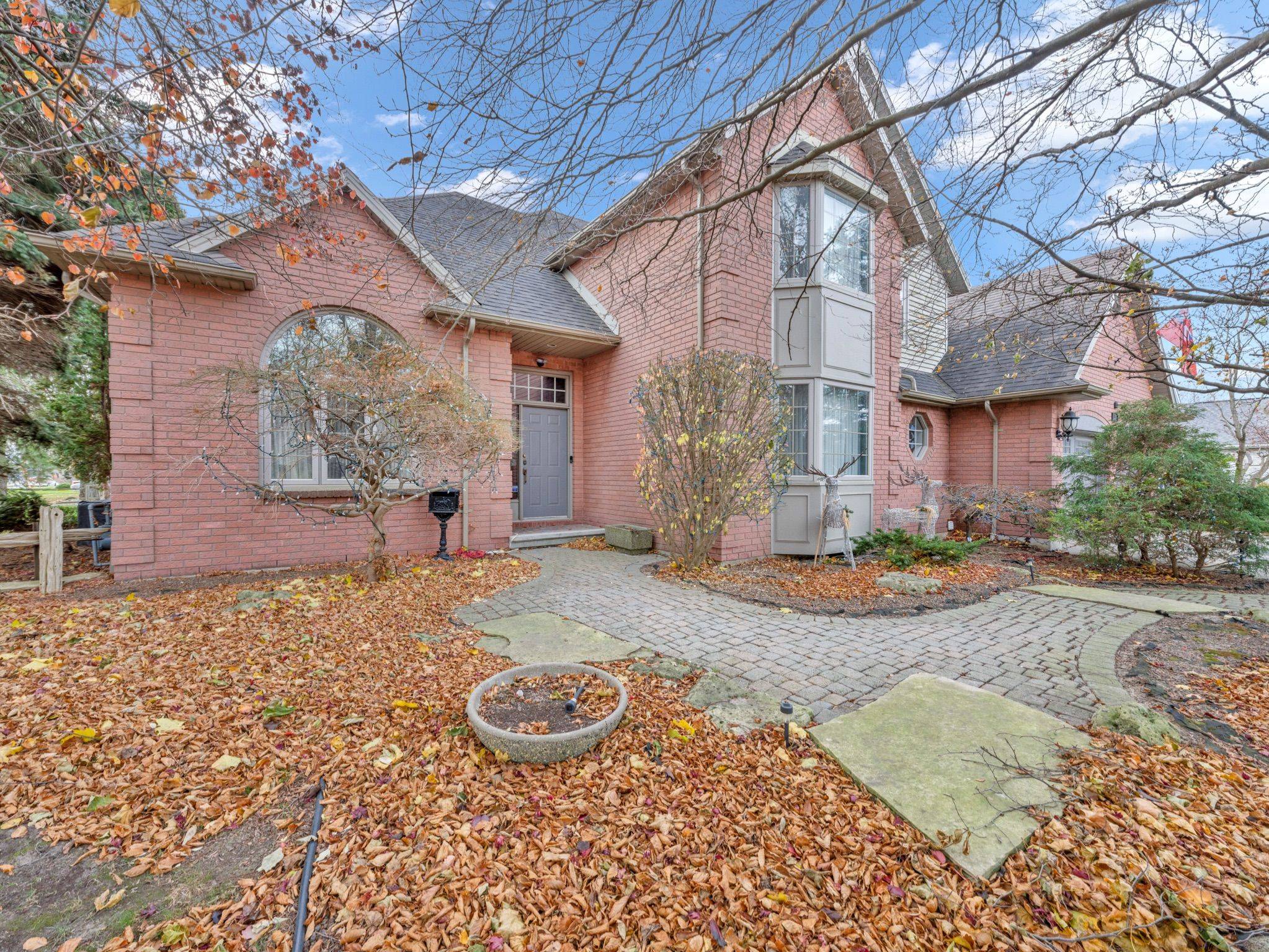 Chatham-kent, ON N7M 6G3,11 Cramar CRES