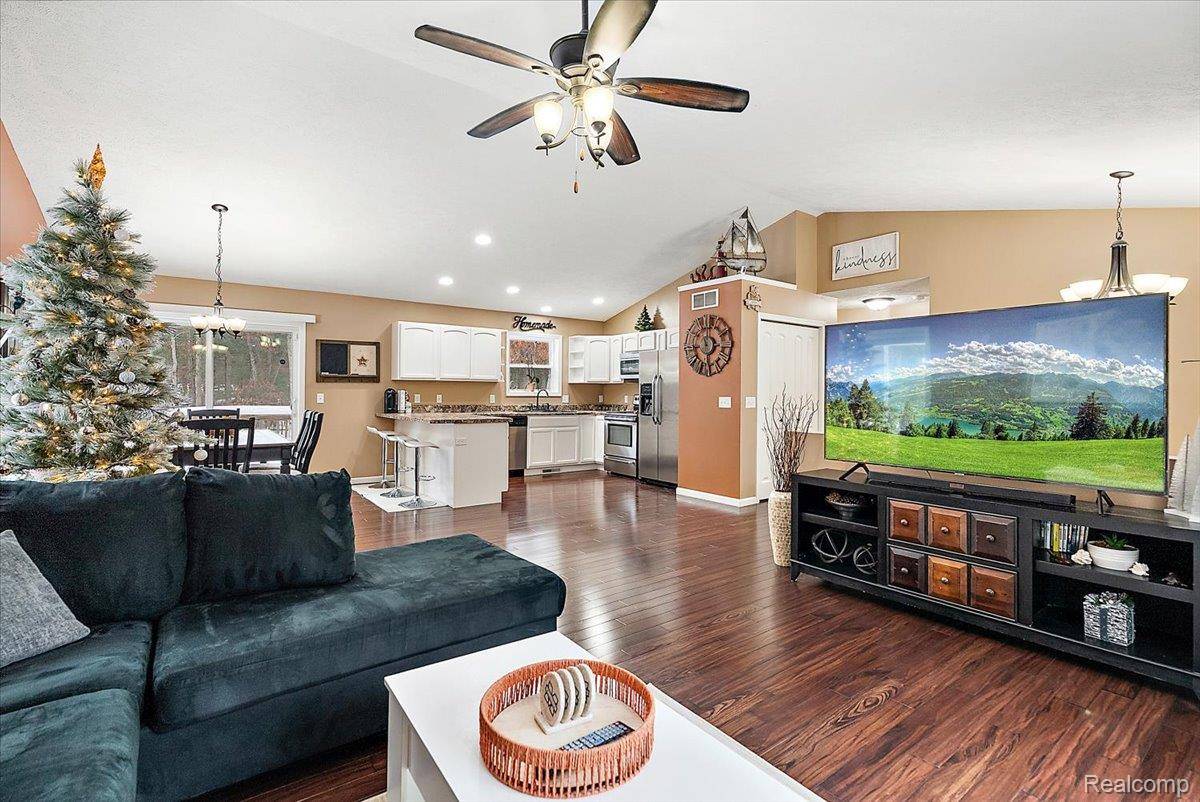 Hamilton, MI 49419,3249 Centennial Oak DR