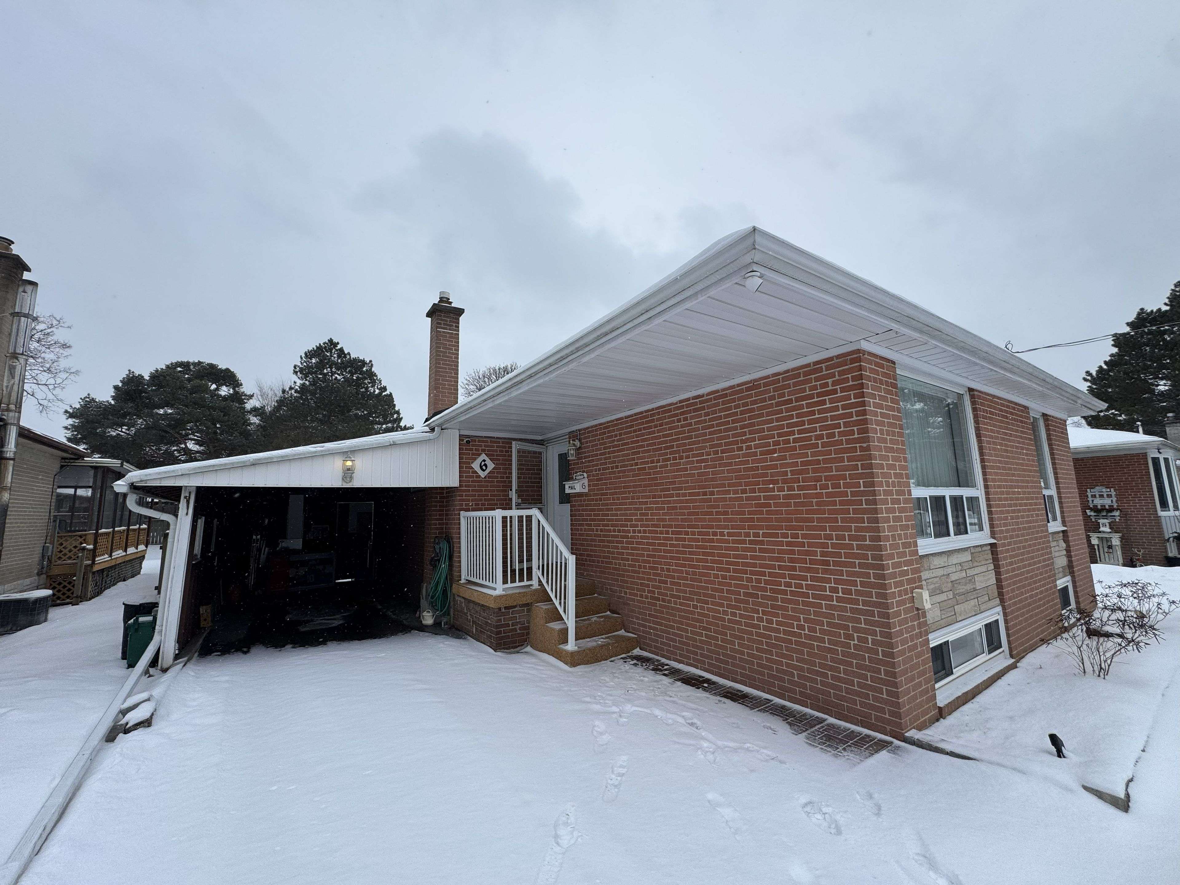 Aurora, ON L4G 2B3,6 Bailey CRES ##Main Floor