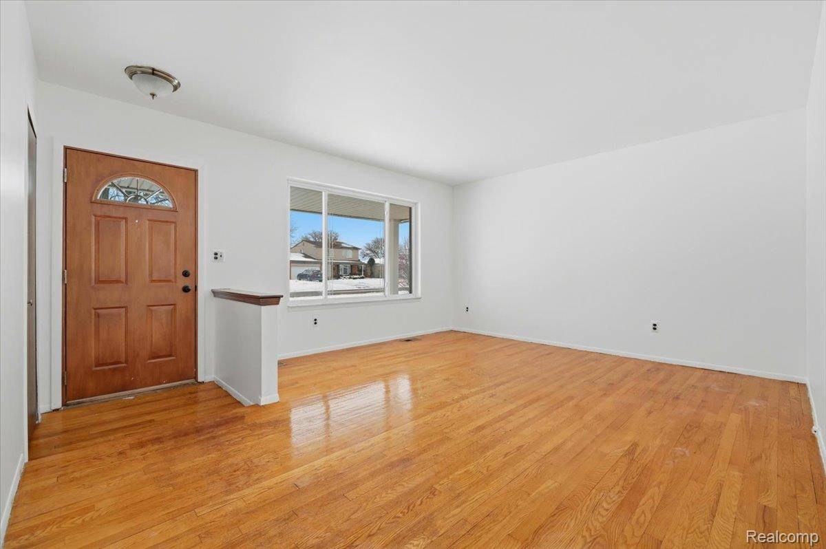 Sterling Heights, MI 48310,2938 Fox Hill DR