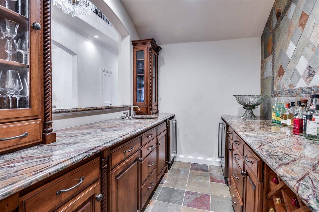 Dallas, TX 75230,6442 Lakehurst Avenue