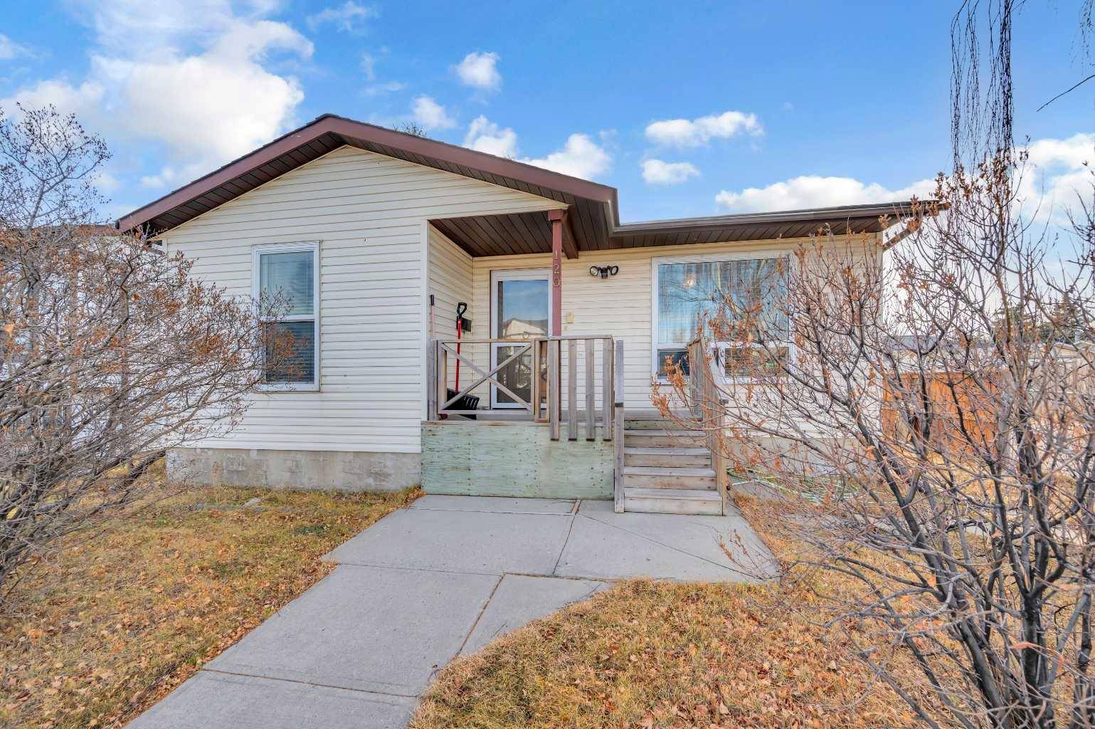 Calgary, AB T3J 1P1,120 Castlebrook Rise NE