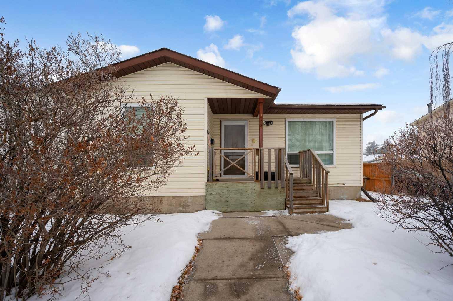 Calgary, AB T3J 1P1,120 Castlebrook Rise NE