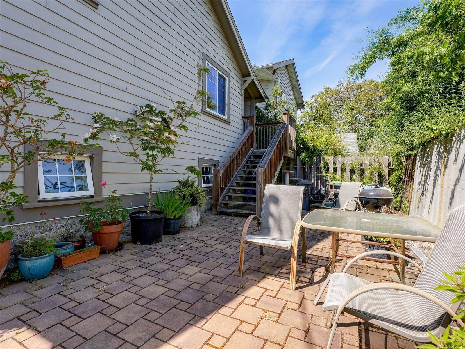 Esquimalt, BC V9A 4X2,866A Old Esquimalt Rd