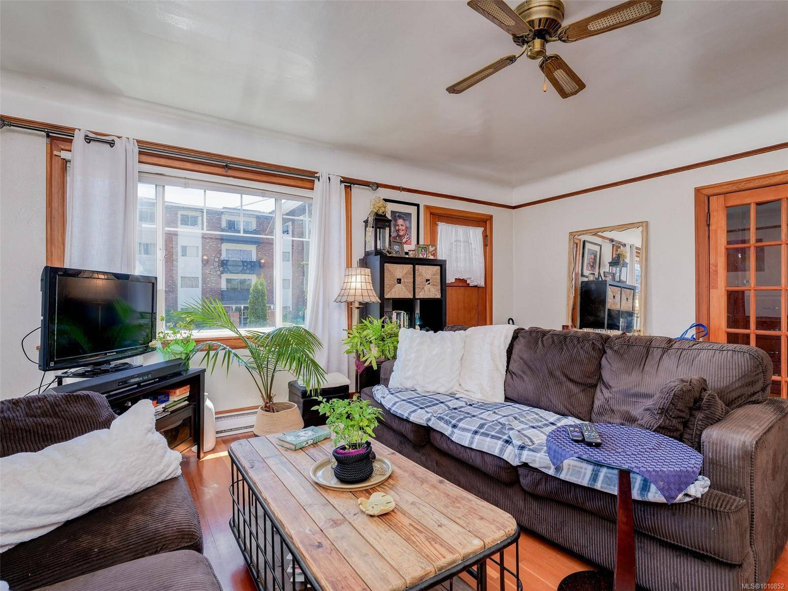 Esquimalt, BC V9A 4X2,866A Old Esquimalt Rd